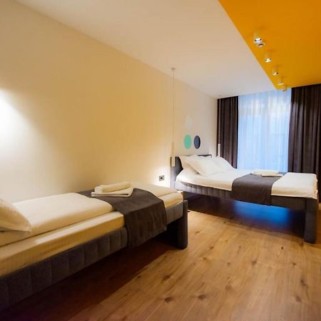 Hotel 4 Llulla Prishtinë Luaran gambar