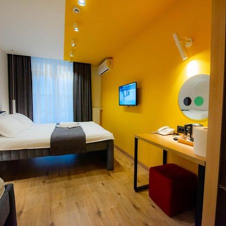 Hotel 4 Llulla Prishtinë Luaran gambar
