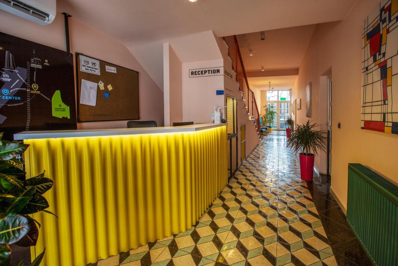 Hotel 4 Llulla Prishtinë Luaran gambar