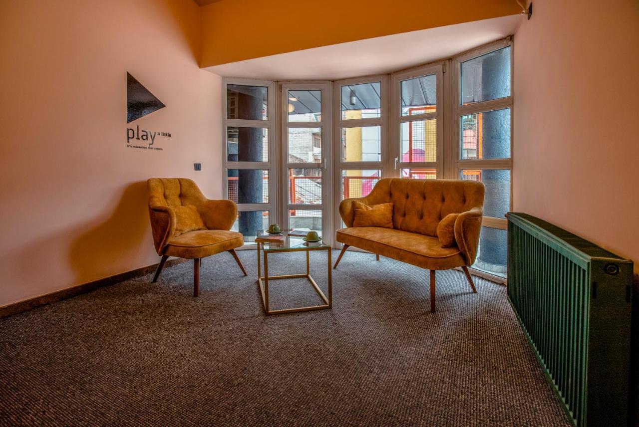 Hotel 4 Llulla Prishtinë Luaran gambar