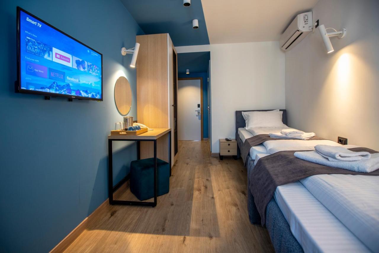 Hotel 4 Llulla Prishtinë Luaran gambar