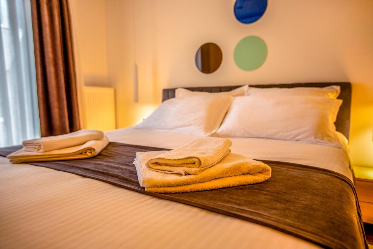 Hotel 4 Llulla Prishtinë Luaran gambar