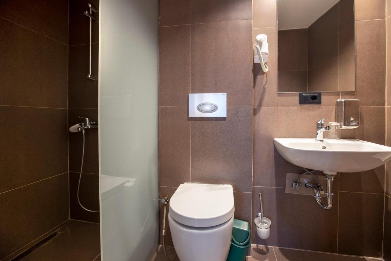 Hotel 4 Llulla Prishtinë Luaran gambar