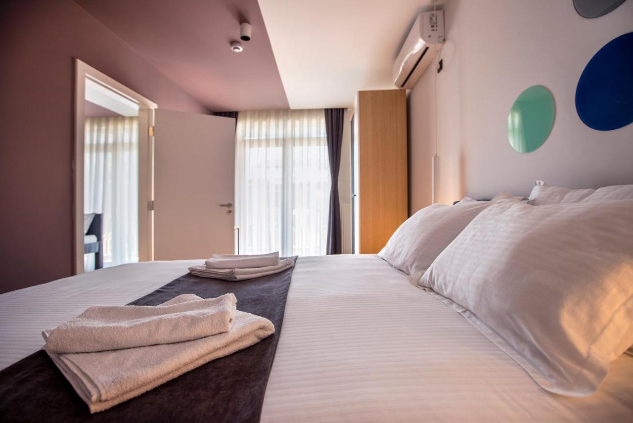 Hotel 4 Llulla Prishtinë Luaran gambar