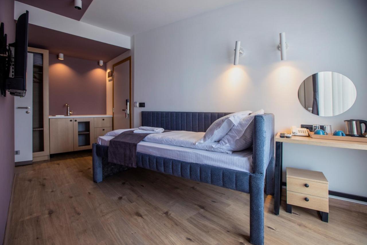 Hotel 4 Llulla Prishtinë Luaran gambar