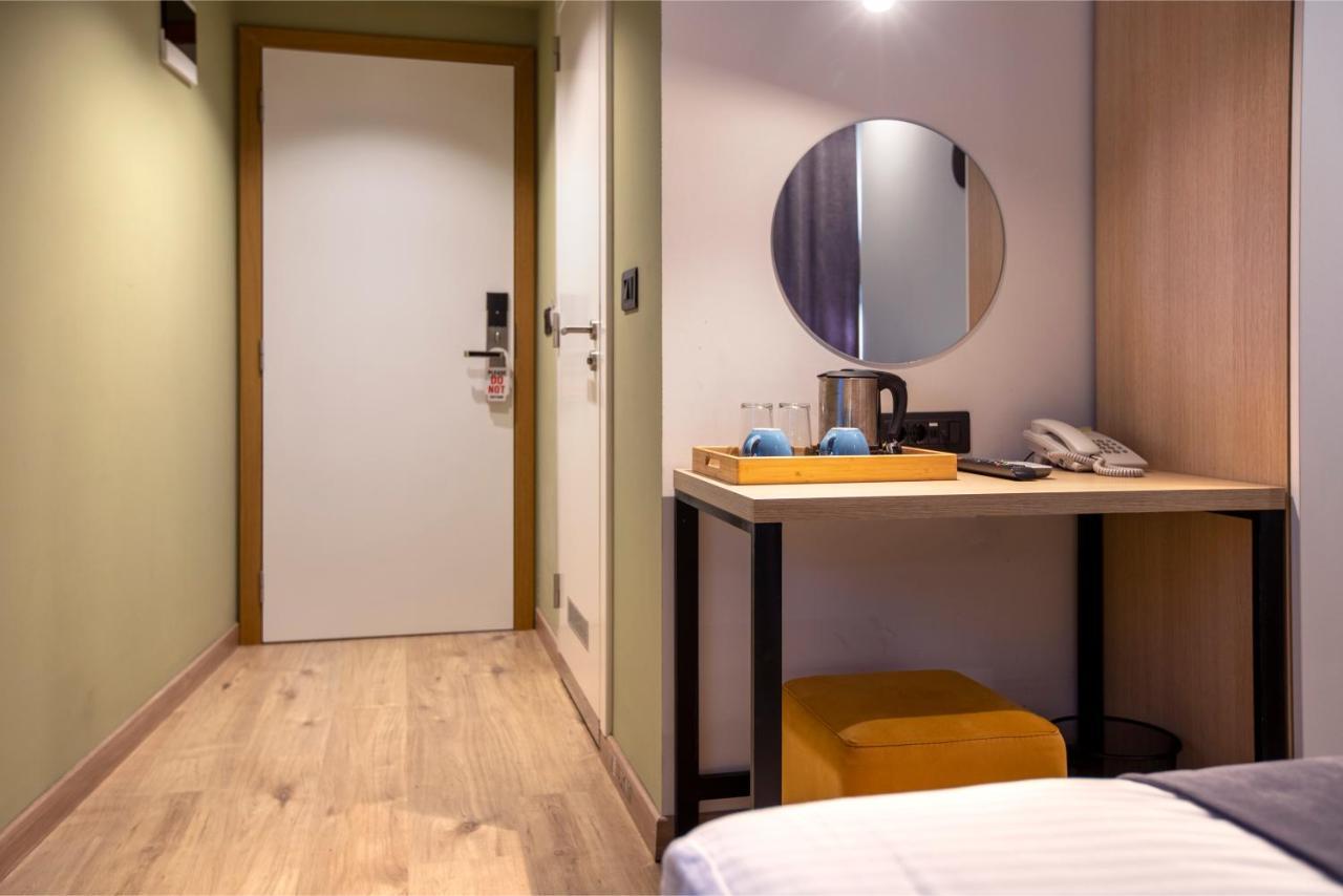 Hotel 4 Llulla Prishtinë Luaran gambar