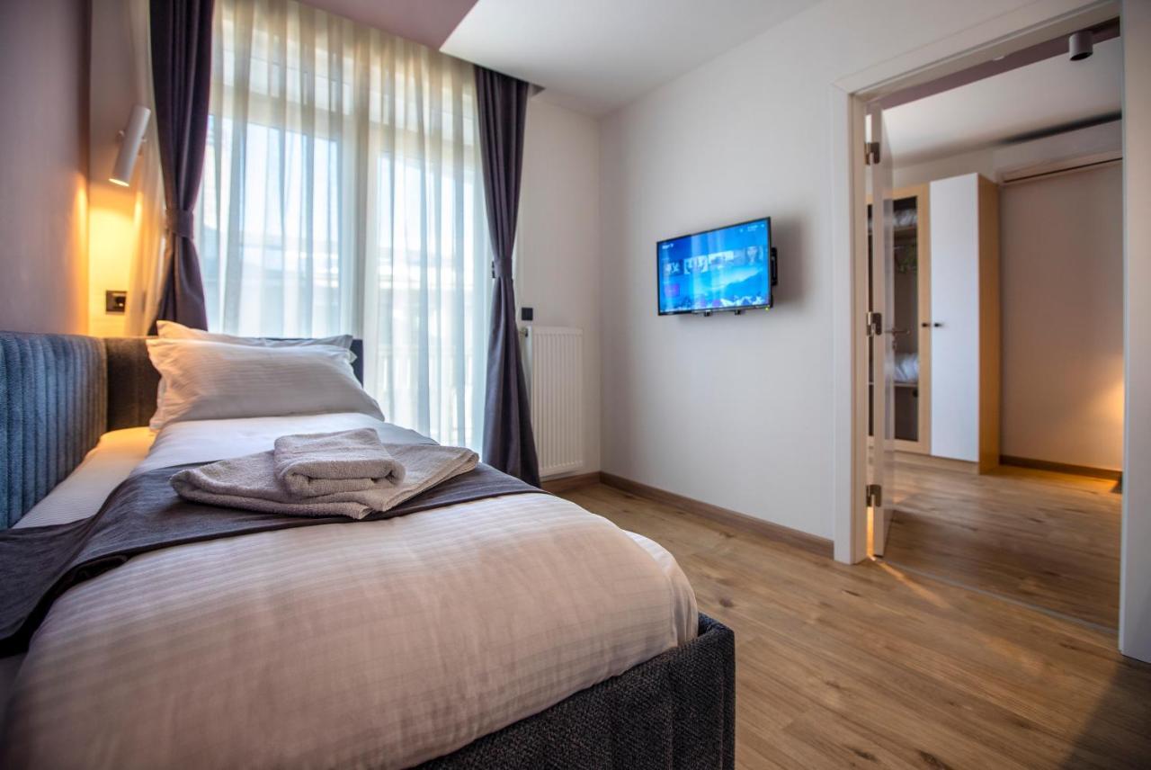 Hotel 4 Llulla Prishtinë Luaran gambar