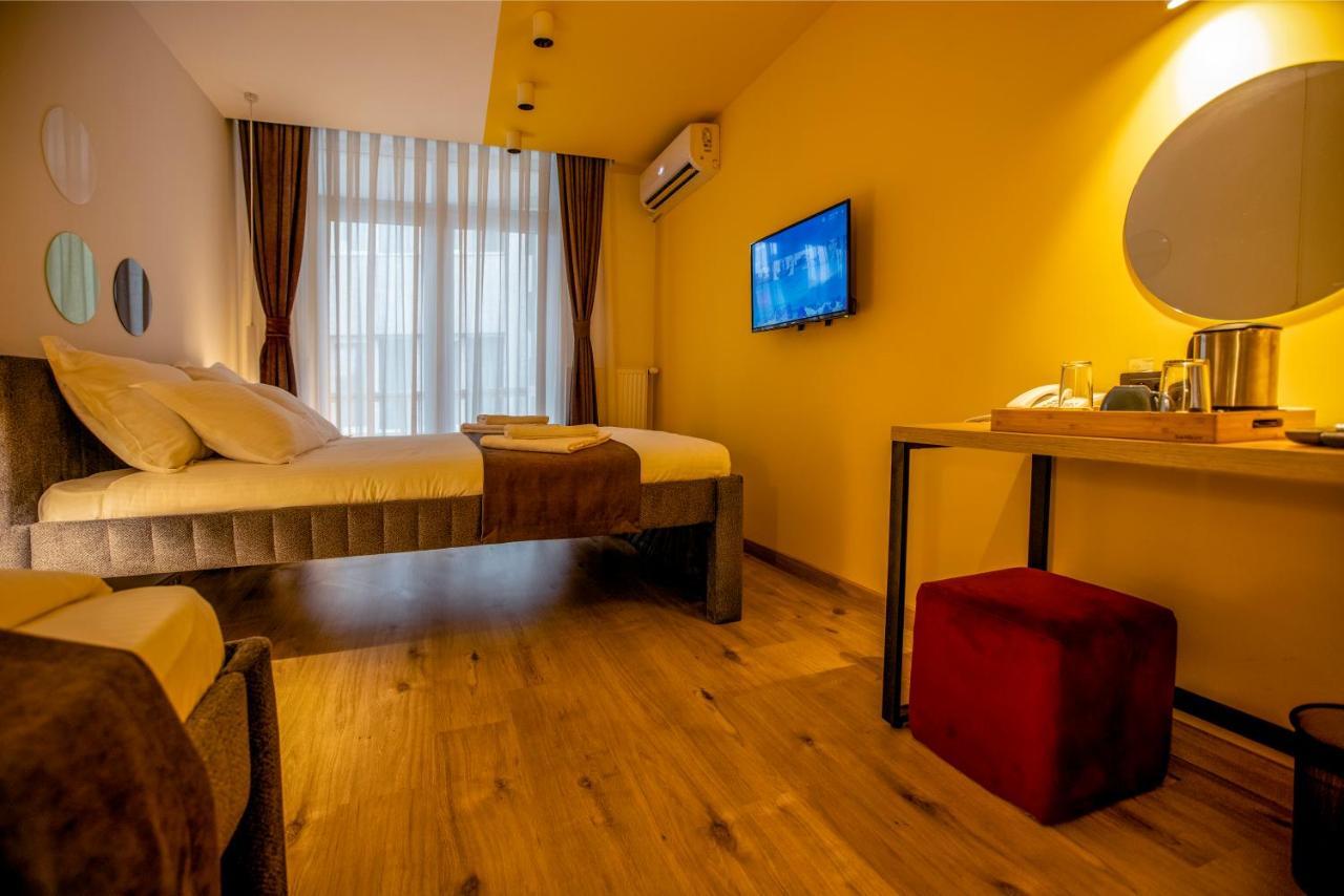 Hotel 4 Llulla Prishtinë Luaran gambar