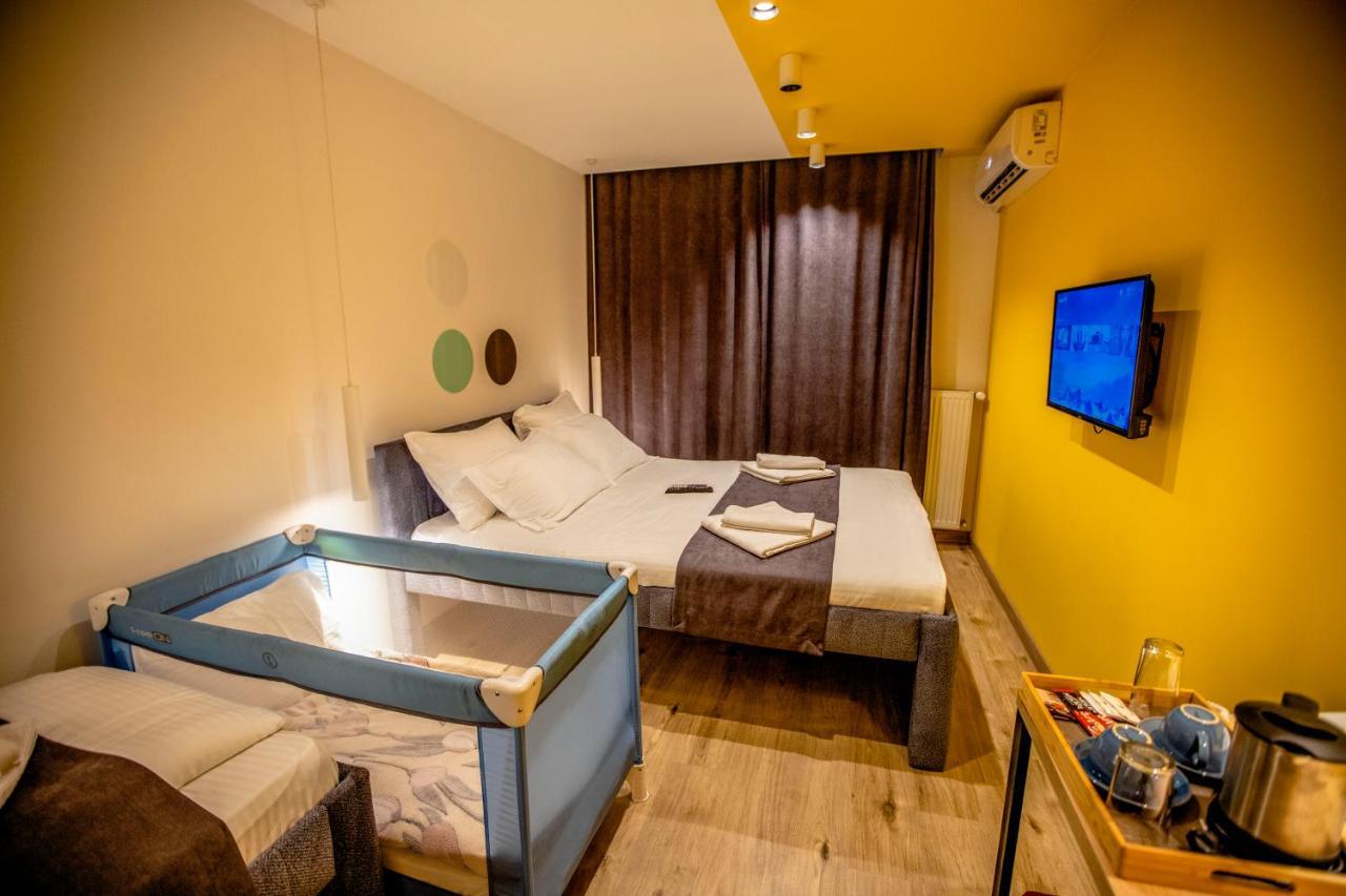Hotel 4 Llulla Prishtinë Luaran gambar